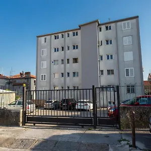 Izis Centar Pule Pula