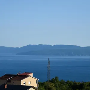apartments-trampi.primorje-gorskikotar.com/